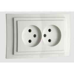 Розетка 2К двойная Mono Electric Larissa 16A 250V винтовое подключение белый 103-191905-121