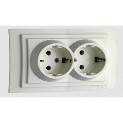 Розетка 2К+З двойная Mono Electric Despina/ Larissa 16A 250V винтовое подключение белый 500-001904-120