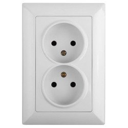 Розетка двойная ЭРА Intro Solo 2х2P 16A 250V белый 4-204-01 Б0043326
