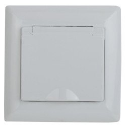 Розетка ЭРА Intro Solo Schuko 2P+E 16A 250V с крышкой белый 4-203-01 Б0043319
